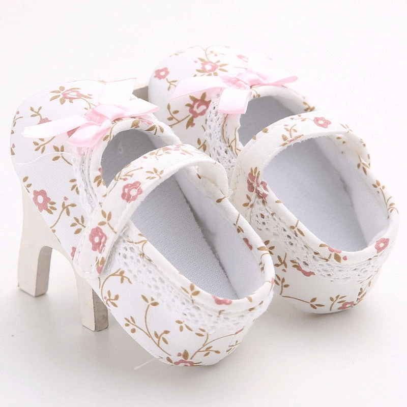 Sweet Princess White Floral Baby Girls Cotton Crib Shoes Soft Sole Anti-slip Elegant Design Shoes For Baby Girls