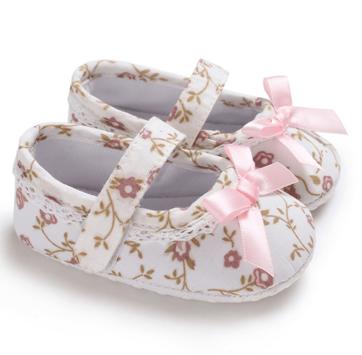 Sweet Princess White Floral Baby Girls Cotton Crib Shoes Soft Sole Anti-slip Elegant Design Shoes For Baby Girls