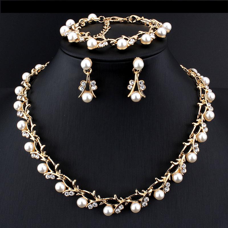 Luxury Deigner Pearl Wedding Necklace Earring Sets Bridal Jewelry Sets for Women Elegant Necklace Earrings and Brecelet in One Set