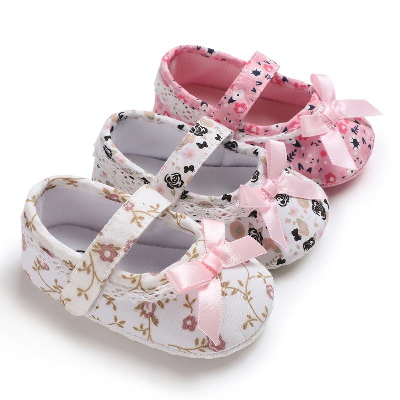 Sweet Princess White Floral Baby Girls Cotton Crib Shoes Soft Sole Anti-slip Elegant Design Shoes For Baby Girls