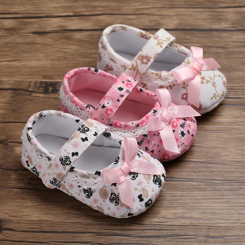 Sweet Princess White Floral Baby Girls Cotton Crib Shoes Soft Sole Anti-slip Elegant Design Shoes For Baby Girls