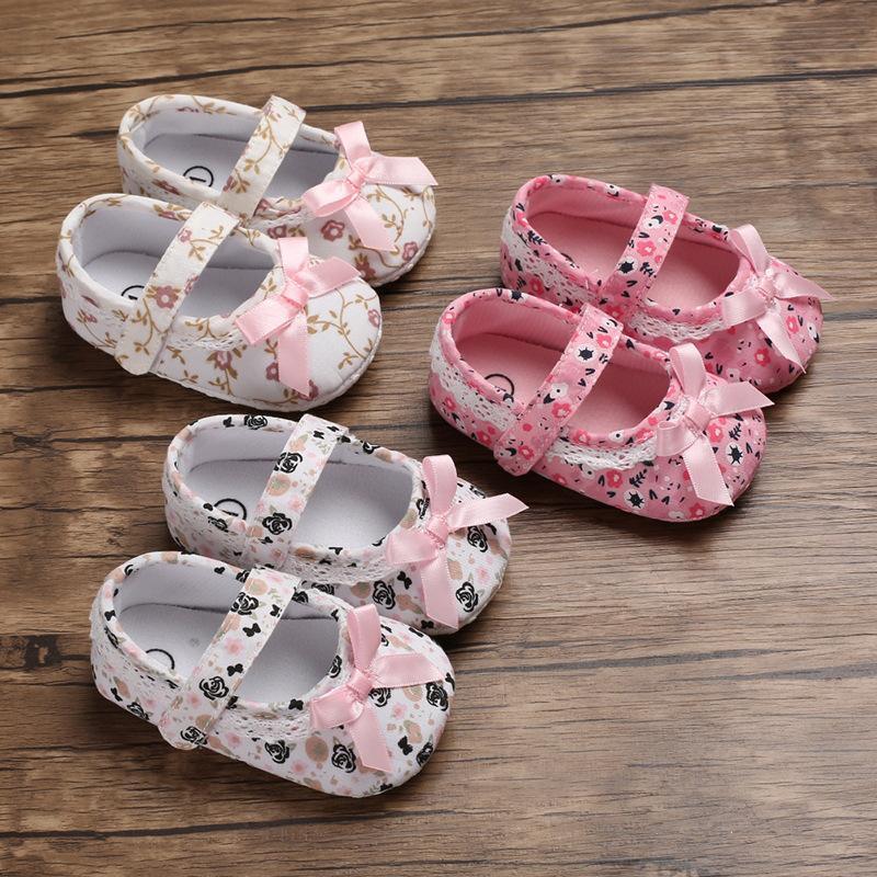 Sweet Princess White Floral Baby Girls Cotton Crib Shoes Soft Sole Anti-slip Elegant Design Shoes For Baby Girls