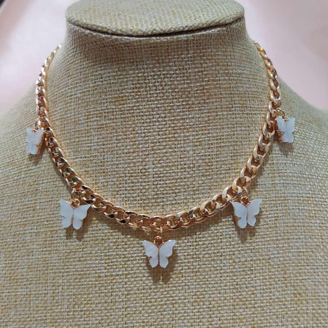 Luxury Shiny Gold Elegant Women Butterfly Pendant Necklace for Women Excellent For All Occassion and for Wedding Party