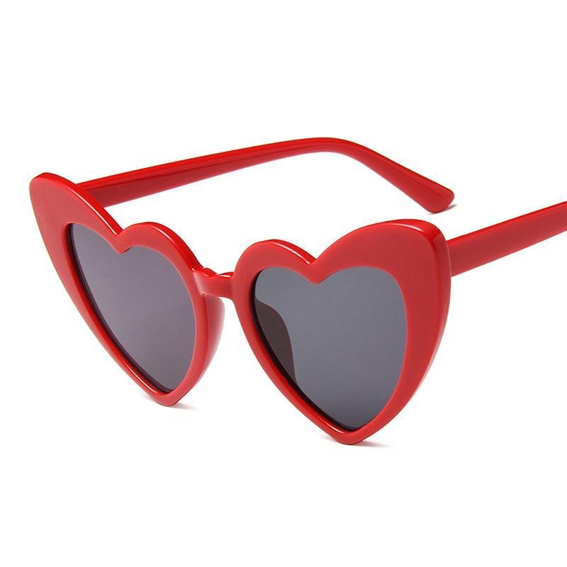 Elegant Retro  Love Heart Sunglasses Women Big Frame Personality Sunglasses Fashion Cute Retro Cat Eye Vintage Sunglasses  For Women and Girl