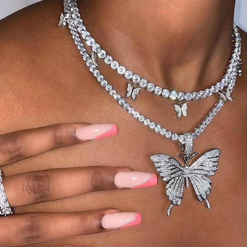 Luxury Elegant Diamond Shiny New Trend  Style Butterfly Pendant Necklace Luxury Rhinestone Chain For Modern Women Bling Tennis Chain Crystal Choker Cool Necklace Women Jewelry Design