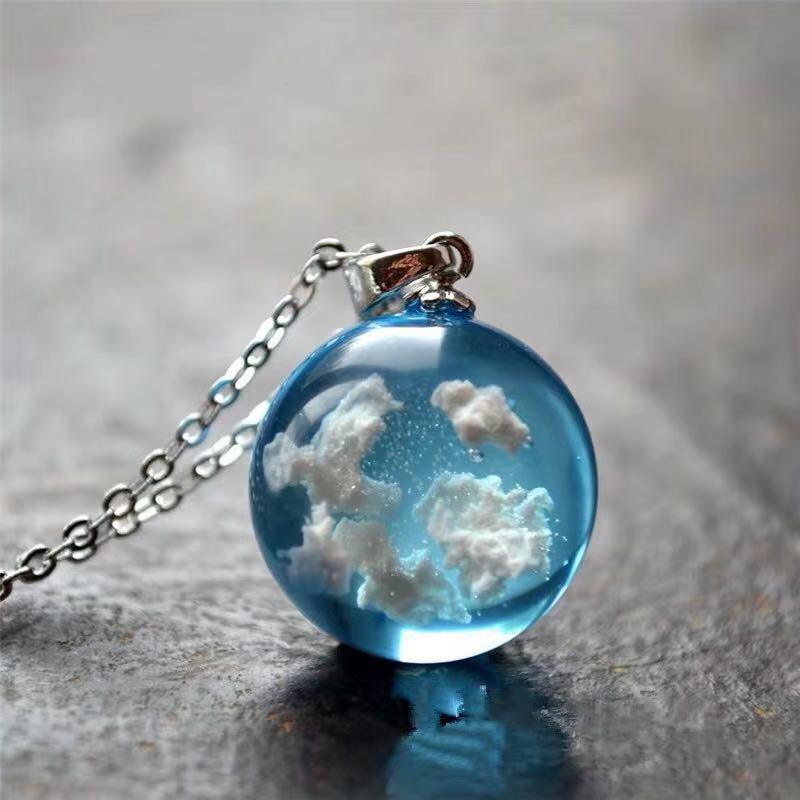 Elegant Chic Transparent Resin Round Ball Moon Pendant Luxury Necklace For Women Amazing Blue Sky White Cloud Chain Modern Necklace Fashion Jewelry Gifts For Girl