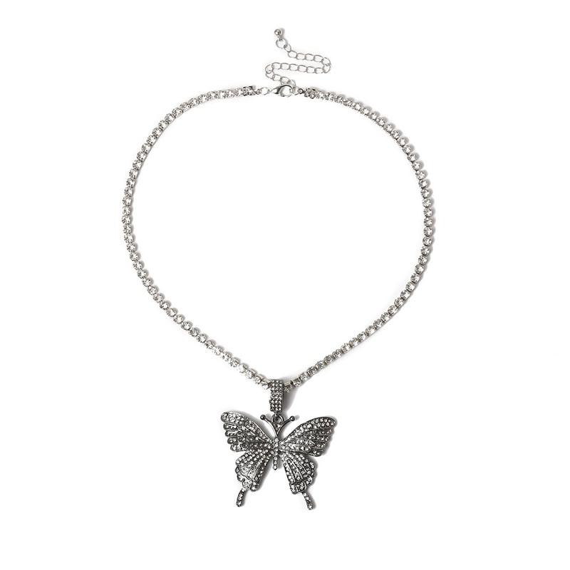 Luxury Elegant Diamond Shiny New Trend  Style Butterfly Pendant Necklace Luxury Rhinestone Chain For Modern Women Bling Tennis Chain Crystal Choker Cool Necklace Women Jewelry Design