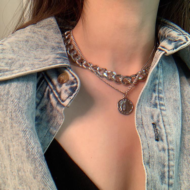 Modern Luxury Elegant Women Chain Necklace In European and American Retro Jewelry Shiny Style In Gold Nad Silver Color