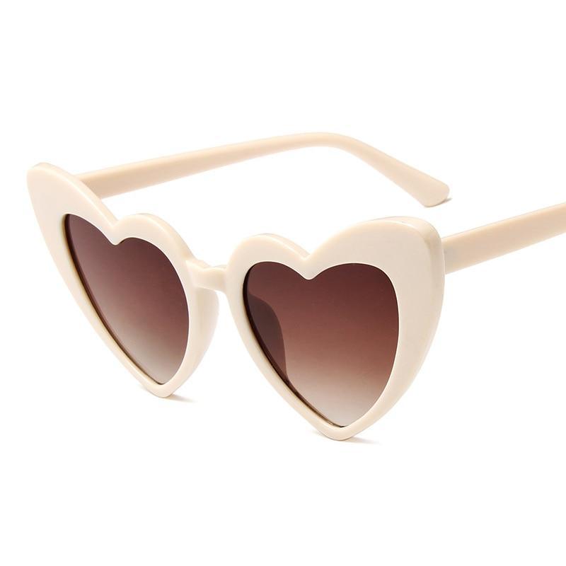 Elegant Retro  Love Heart Sunglasses Women Big Frame Personality Sunglasses Fashion Cute Retro Cat Eye Vintage Sunglasses  For Women and Girl