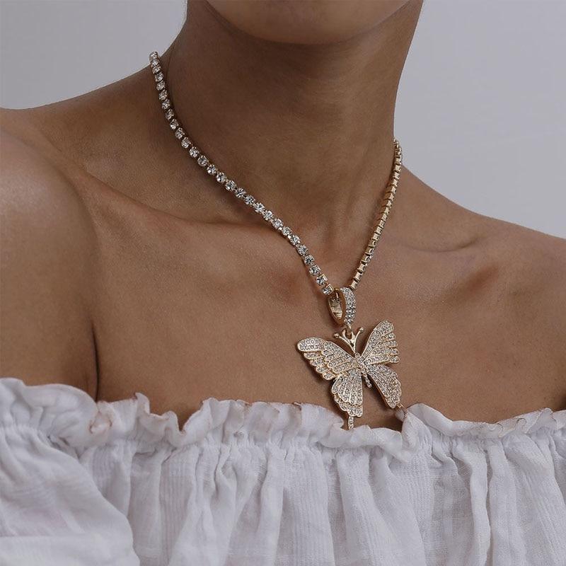 Big Elegant Butterfly Pendant Necklace Luxury Rhinestone Chain For Modern Women Bling Tennis Chain Crystal Choker Cool Necklace Women Jewelry Design