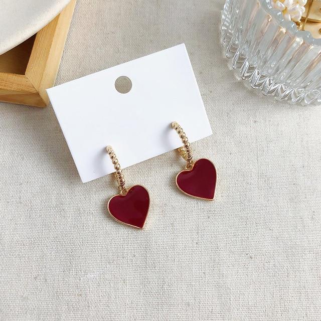 Dainty Red Heart Luxury Pendant Earrings Modern New Minimalist Gold Charm Earring Circle Fashion Street Style Fashion For Woman