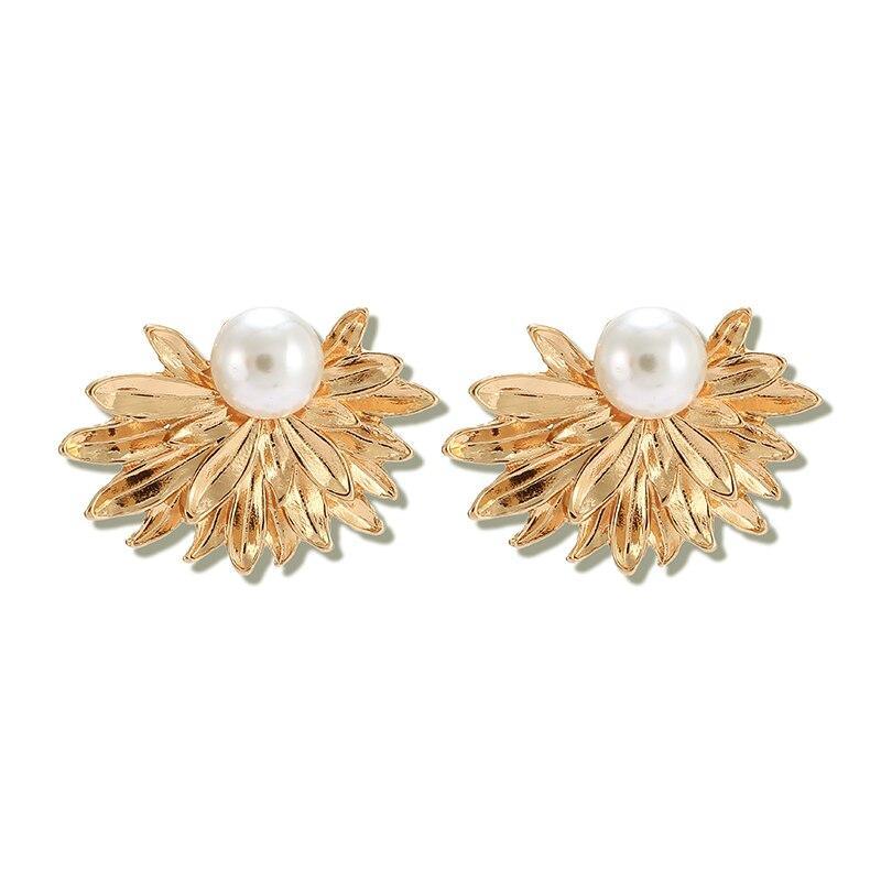 Charming Elegant Big Flowers Drop Earrings for Women Luxury Butterfly Gold Metal Pearl Stone New Leaf Jewelry