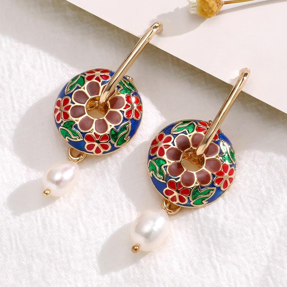 New Luxury Elegant Vintage Circle Geometric Flower Huggie Drop Earrings For Women With Round Pearl Statement Style