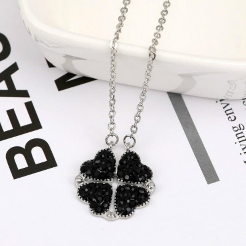 New Fashion Folding Four Clover Pendant Heart Necklaces Simple Flower Necklace for Women Birthday Jewelry