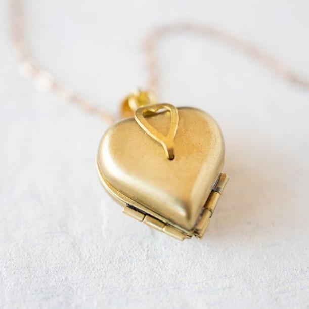 Vintage Heart Shaped 4-layer Photo Locket Necklace Pendant Statement Necklace Wedding Anniversary  Gift