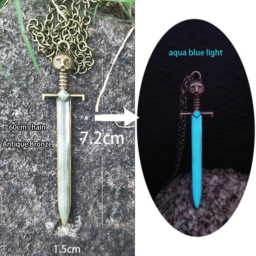 Epic Luminous Glowing Arrow Pendant Necklace Elegant Knight Spear Necklace Amazing Glow In The Dark Pike Necklace Luxury For Women Men Halloween Gift