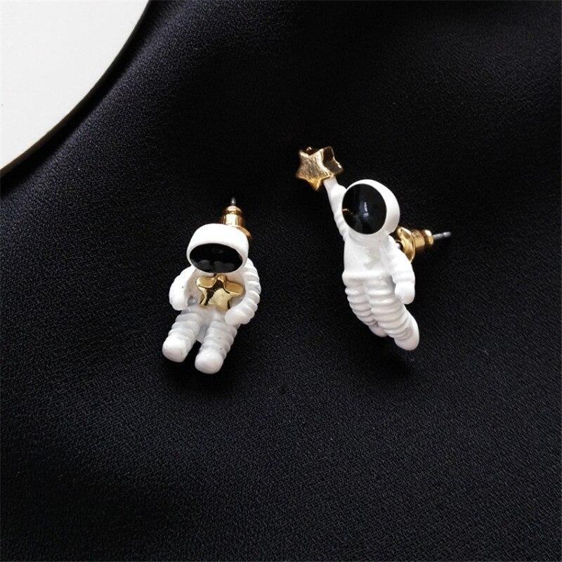 Luxury Astronaut Unique Pentagram Contracted Fashion Earrings  For Ladies and Women Elegant New Trend Style