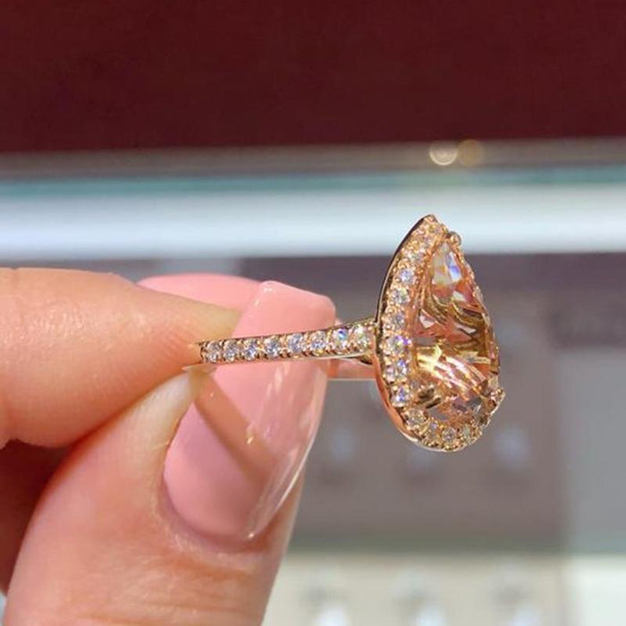 Luxury Female Fashion Elegant Cubic Zirconia Ring New Rose Gold Color Champagne Crystal Amazing Engagement Wedding Ring for Women Jewelry