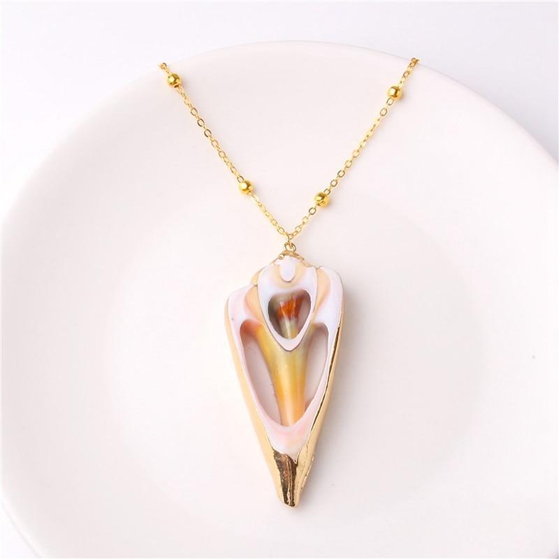 New Boho Conch Shell Amazing Necklace Sea Beach Shell Chain Pendant Elegant Necklace For Women Collier Femme Shell Cowrie Modern Summer Jewelry Bohemian