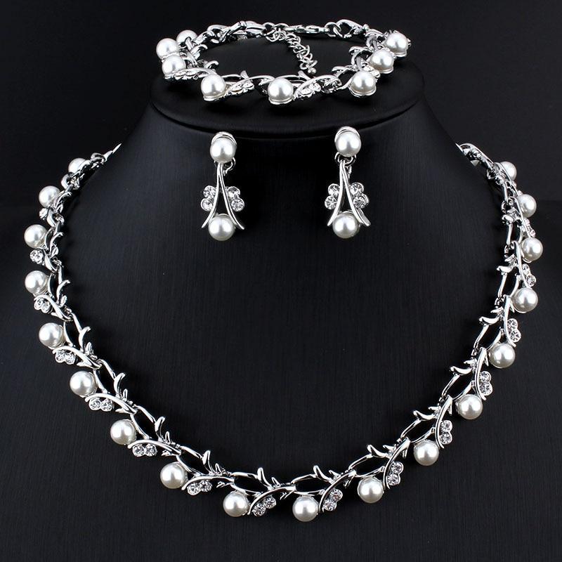 Luxury Deigner Pearl Wedding Necklace Earring Sets Bridal Jewelry Sets for Women Elegant Necklace Earrings and Brecelet in One Set