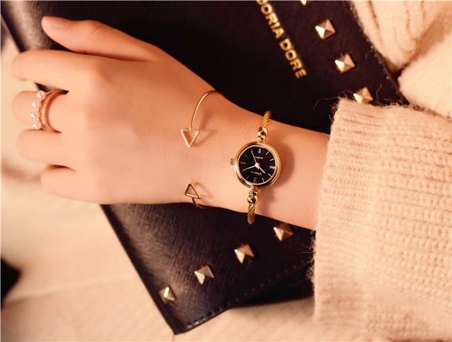 Small Gold Bangle Bracelet Luxury Watches Stainless Steel Retro Ladies Quartz Wristwatches Fashion Casual Women Dress Watch For Women and Girls