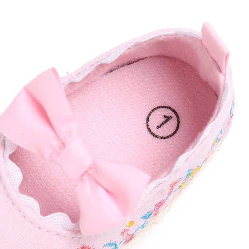 First Walkers Baby Girls Soft Soled Anti-Slip White Bow Shoe Luxury Stylish Shoes For Baby Girl Perfect Gift