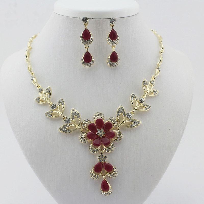 Luxury Elegant Juwelery Set For Woman and Ladies in Gold Red Golde Color Necklace and Earrnings