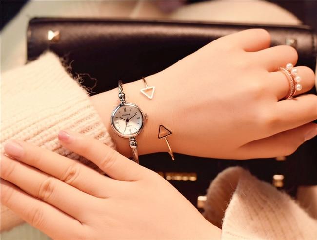 Small Gold Bangle Bracelet Luxury Watches Stainless Steel Retro Ladies Quartz Wristwatches Fashion Casual Women Dress Watch For Women and Girls