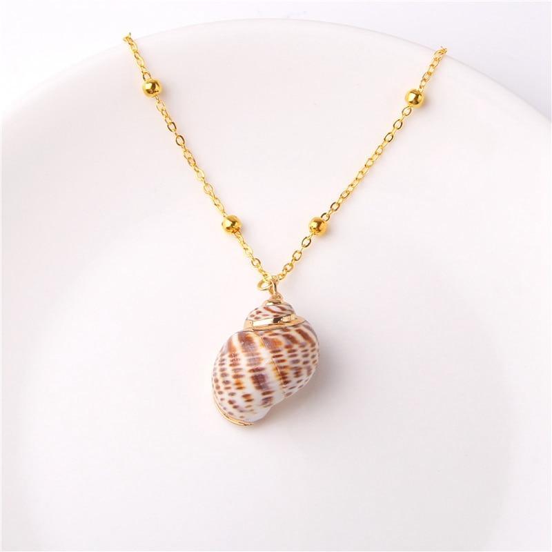 New Boho Conch Shell Amazing Necklace Sea Beach Shell Chain Pendant Elegant Necklace For Women Collier Femme Shell Cowrie Modern Summer Jewelry Bohemian