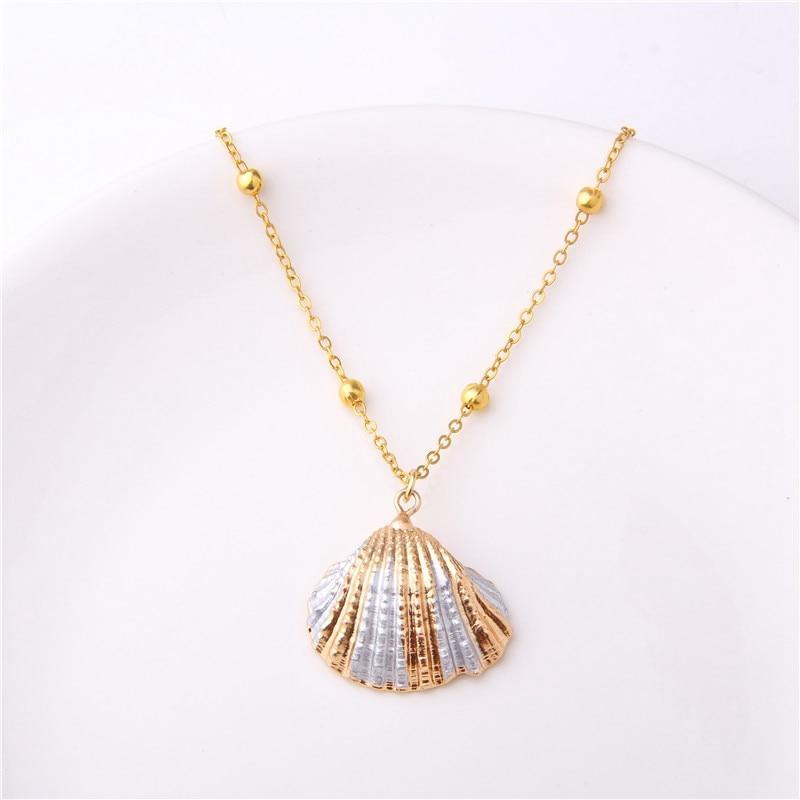 New Boho Conch Shell Amazing Necklace Sea Beach Shell Chain Pendant Elegant Necklace For Women Collier Femme Shell Cowrie Modern Summer Jewelry Bohemian