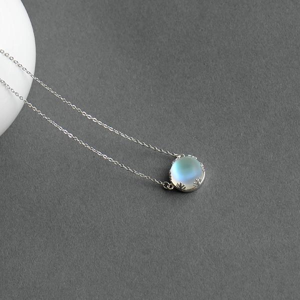 Luxury Unique Aurora Pendant Necklace From Halo Crystal Gemstone 925 Silver Scale Light Necklace for Women and Ladies In Modern New Elegant Jewelry Design and Style