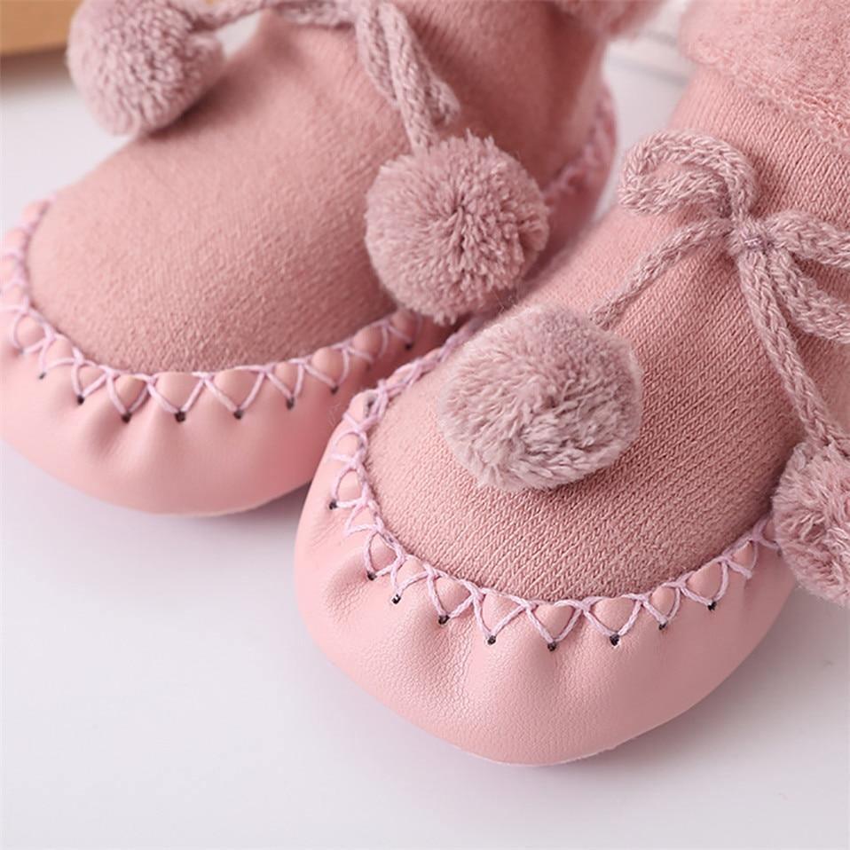 Luxury Modern Elegant Christmas Baby Socks Shoes For Girls and Boys Infant Cotton Baby Leg Warmers Children Floor Socks Anti-Slip Baby Step Socks For Kids