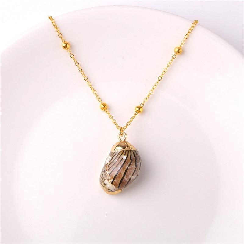 New Boho Conch Shell Amazing Necklace Sea Beach Shell Chain Pendant Elegant Necklace For Women Collier Femme Shell Cowrie Modern Summer Jewelry Bohemian