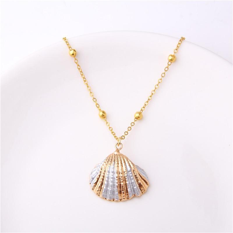 New Boho Conch Shell Amazing Necklace Sea Beach Shell Chain Pendant Elegant Necklace For Women Collier Femme Shell Cowrie Modern Summer Jewelry Bohemian