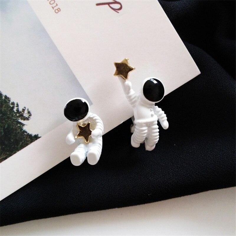 Luxury Astronaut Unique Pentagram Contracted Fashion Earrings  For Ladies and Women Elegant New Trend Style