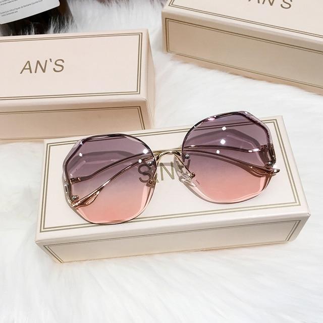 Fashion Gradient Women and Girls Modern Hexagon Metal Sunglasses For Summer In Elegant Retro Post Modern Style With UV400 Protection