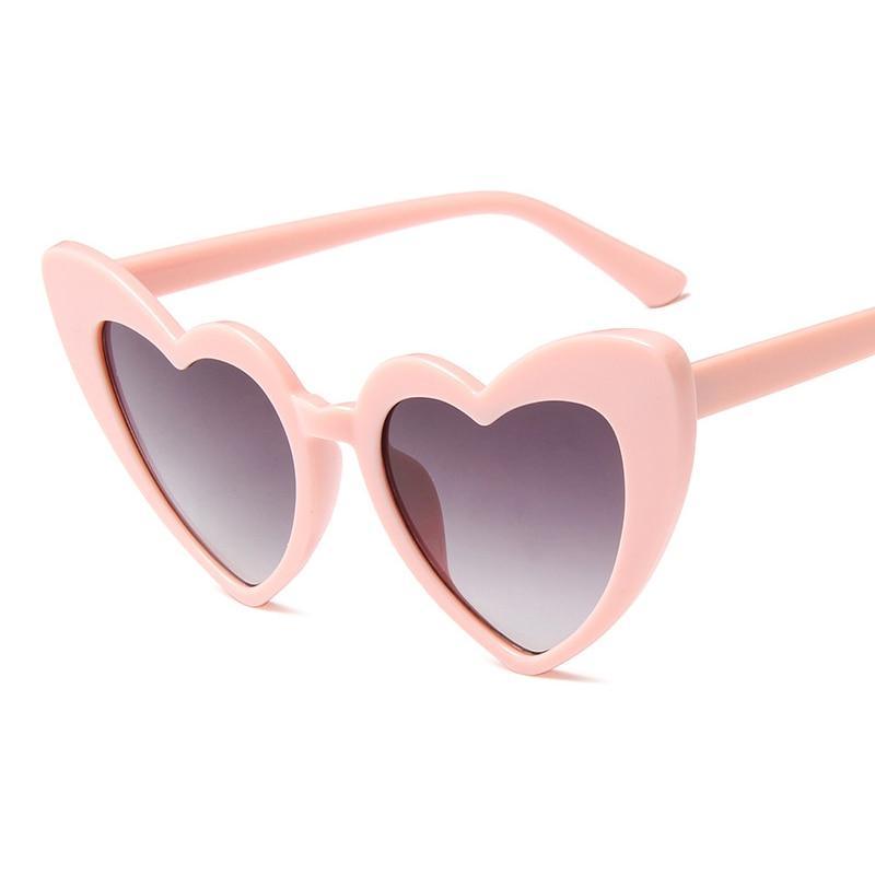 Elegant Retro  Love Heart Sunglasses Women Big Frame Personality Sunglasses Fashion Cute Retro Cat Eye Vintage Sunglasses  For Women and Girl