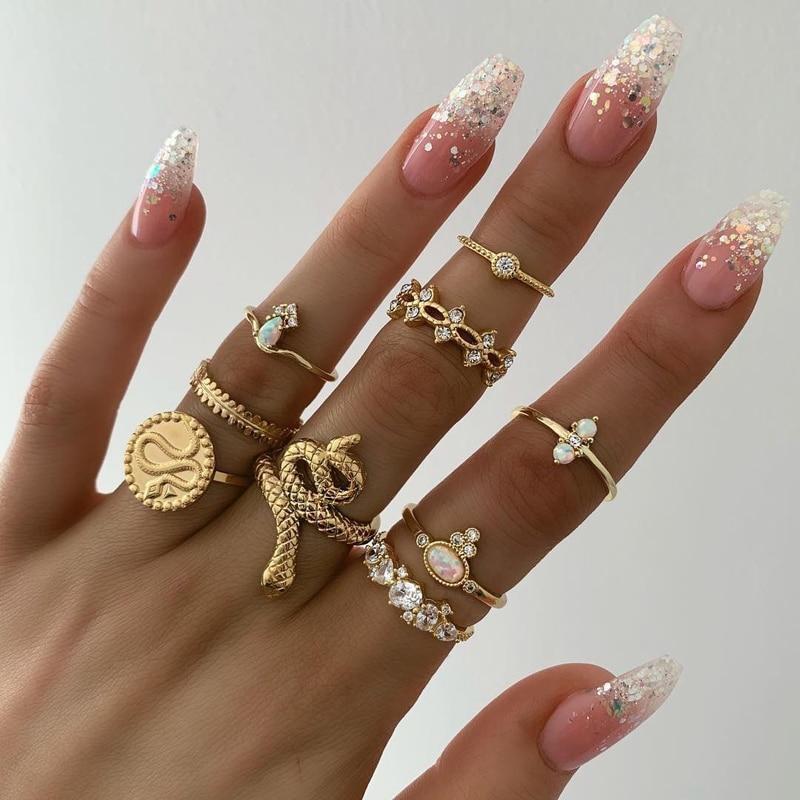 Luxury Trend Popular Gold Rings for Women Heart Hands Cross Leaf Geometric Jewelry Style For Women Girls and Ladies