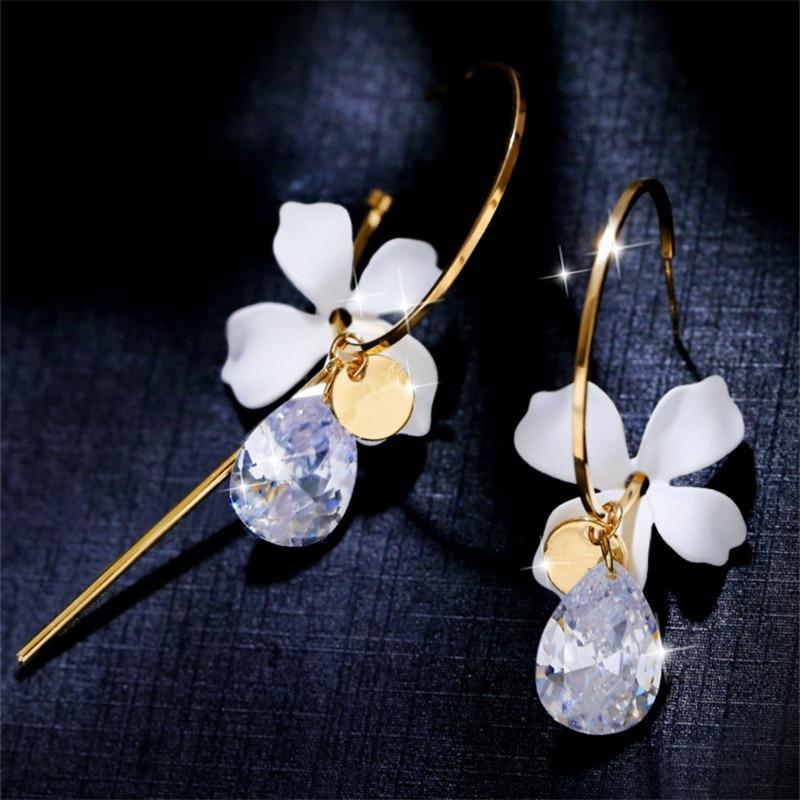 Luxury Modern Trend New Korean Retro Asymmetric Butterfly Imitation Pearl Earrings Fashion Round Flower For Women and Girls