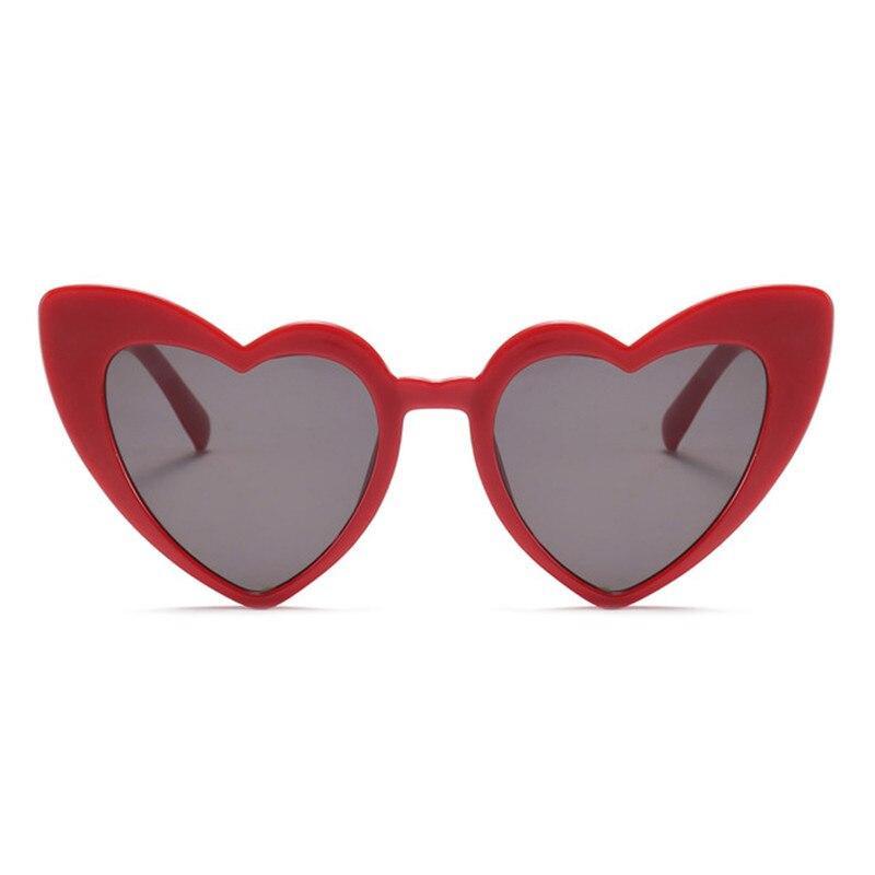 Elegant Retro  Love Heart Sunglasses Women Big Frame Personality Sunglasses Fashion Cute Retro Cat Eye Vintage Sunglasses  For Women and Girl