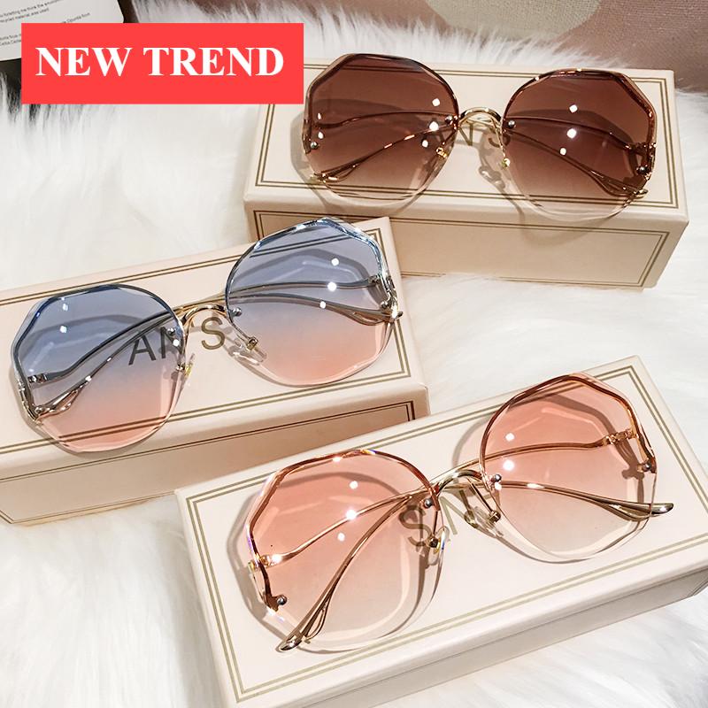 Fashion Gradient Women and Girls Modern Hexagon Metal Sunglasses For Summer In Elegant Retro Post Modern Style With UV400 Protection