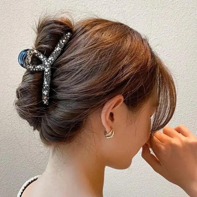 Charming Black Big Acrylic Hair Claw Elegant Design Women Large Pearl Jaw Clips Fashion Hair Clips - 16 - STIL6847YHBBN