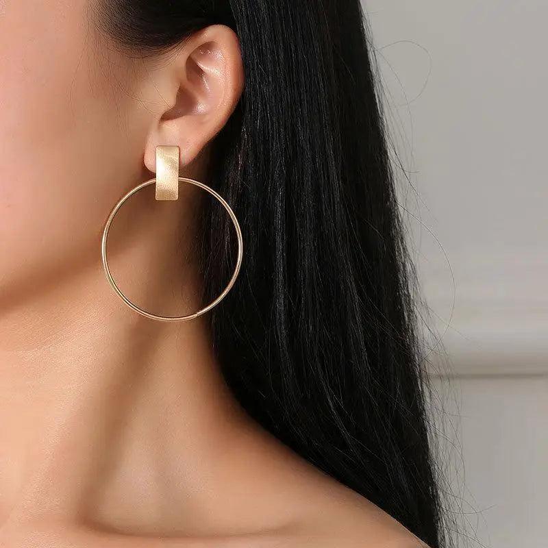 Copy of Trendy Exquisite Metal Dangle Drop Earrings for Women And Girl Fashionable Round And Long Earrings Female