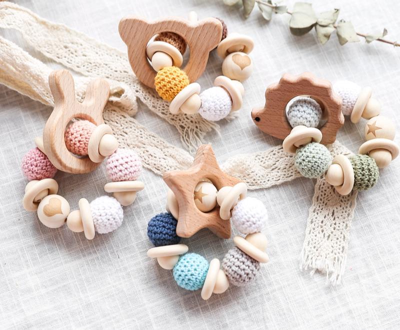 Wooden Teether Hedgehog Crochet Beads Wood Crafts Ring Engraved Bead Baby Teether Wooden Toys For Kids Rattle