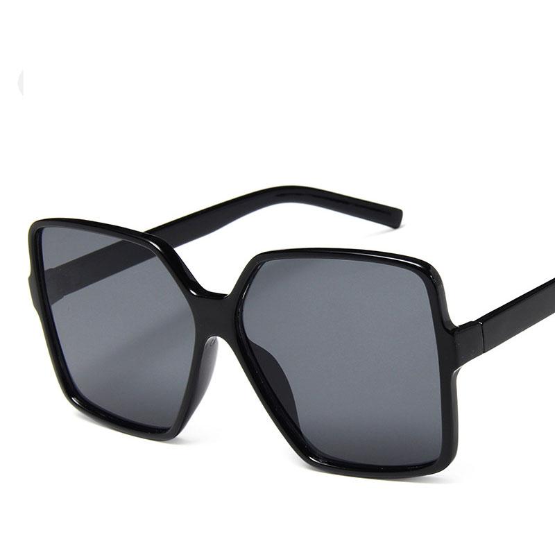 Vintage Oversize SquareLuxury Big Frame Elegant Lady and Woman  Sunglasses With Gradient Glasses and UV400 Protection