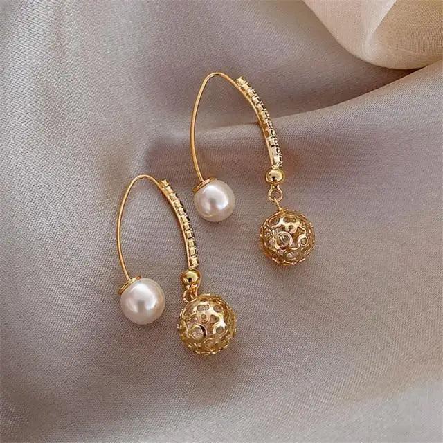 Luxurious Crystal Moon Pearl Women’s Earrings Lavish Style Partywear For Ladies And Girls Fashionable Design - 22