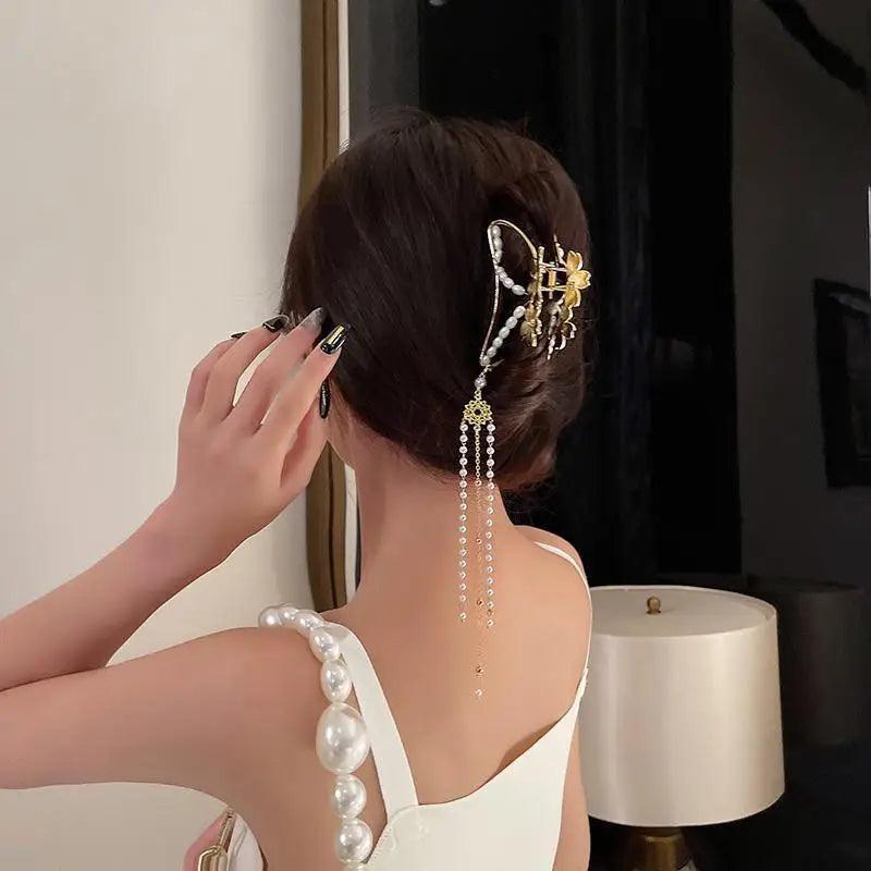 Luxury Flower Butterfly Pearls Tassel Metal Hair Claws For Women Stylish Barrettes Hair Clip Large Hair Catch Clip Hair