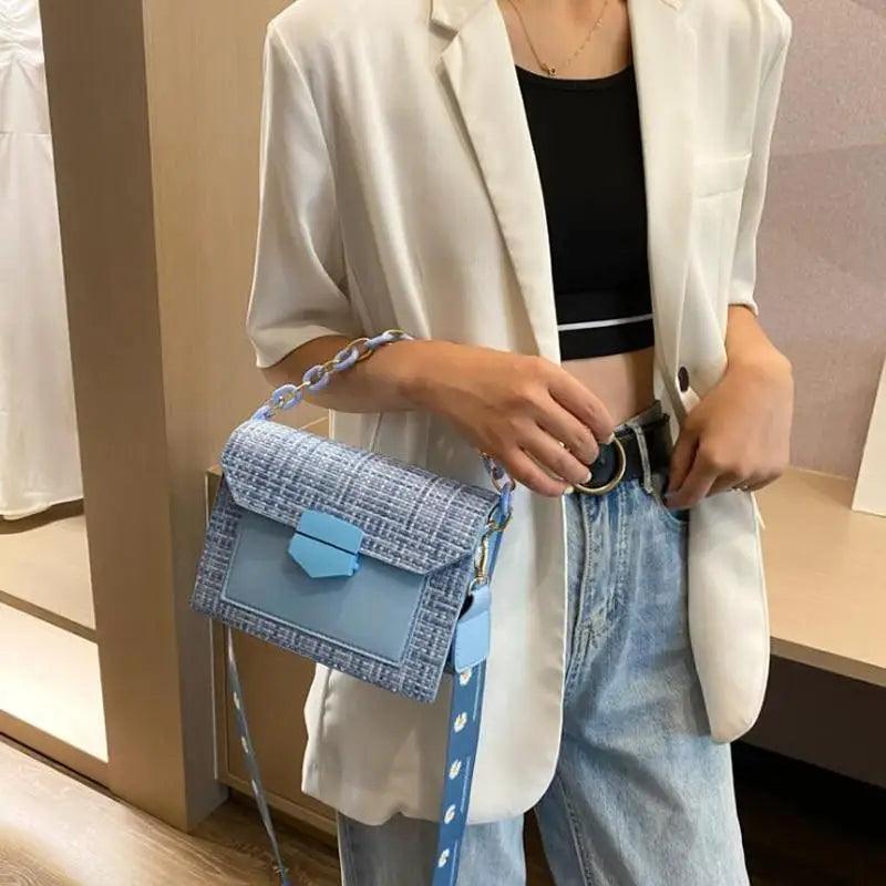 Luxury Wide Strap Shoulder Bags for Women And Girls Designer Lady Handbags and Purses Fashionable Chain Messenger