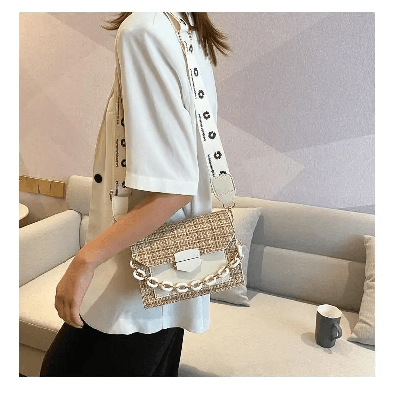 Luxury Wide Strap Shoulder Bags for Women And Girls Designer Lady Handbags and Purses Fashionable Chain Messenger