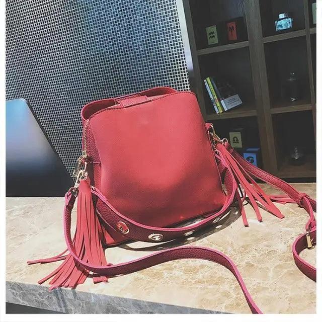 New Fashionable Scrub Women Bucket Bag Vintage Tassel Messenger Bag High Quality Shoulder Bag Simple Crossbody Bag